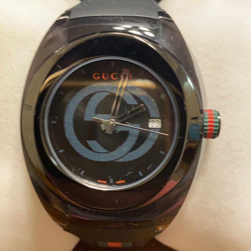 BRAND NEW Gucci watch